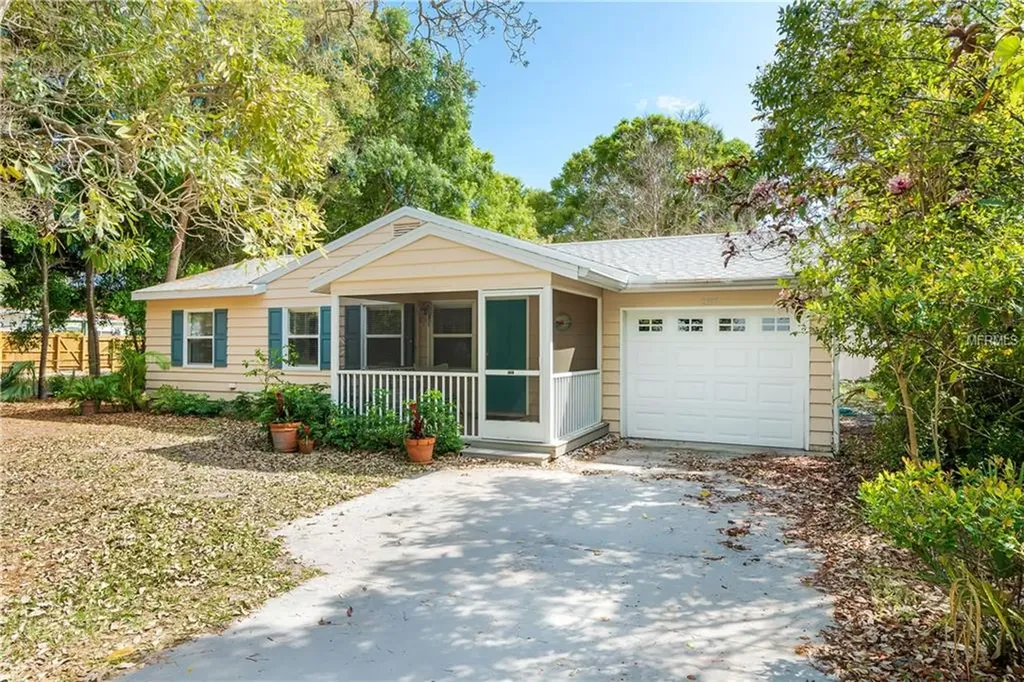 2190 Magnolia Street Sarasota FL 34239