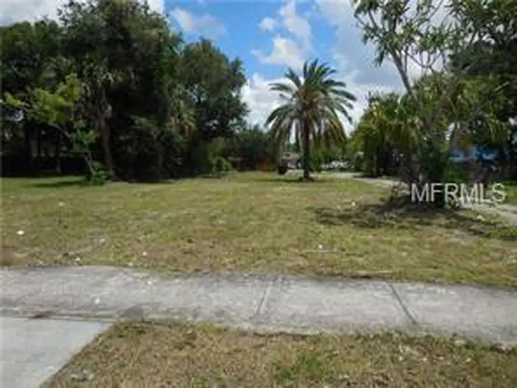 1621 19th Avenue S St Petersburg FL 33712