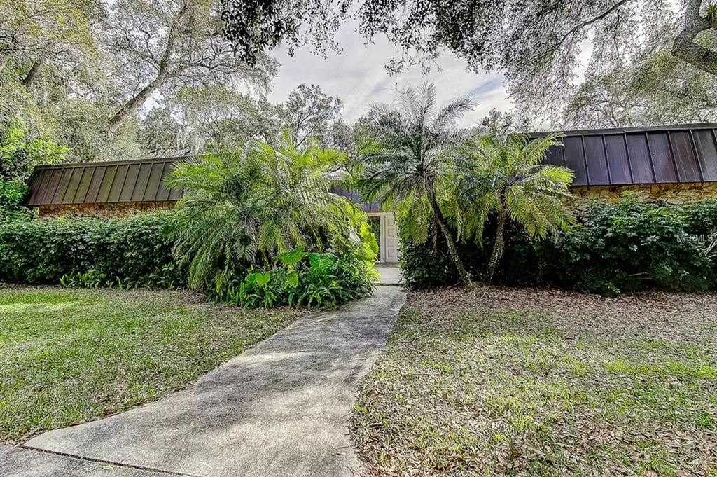1991 Saddle Hill Road N Dunedin FL 34698