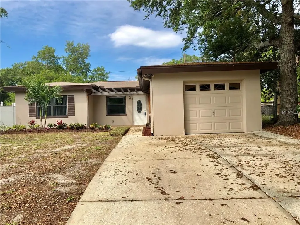8315 40th Place N St Petersburg FL 33709