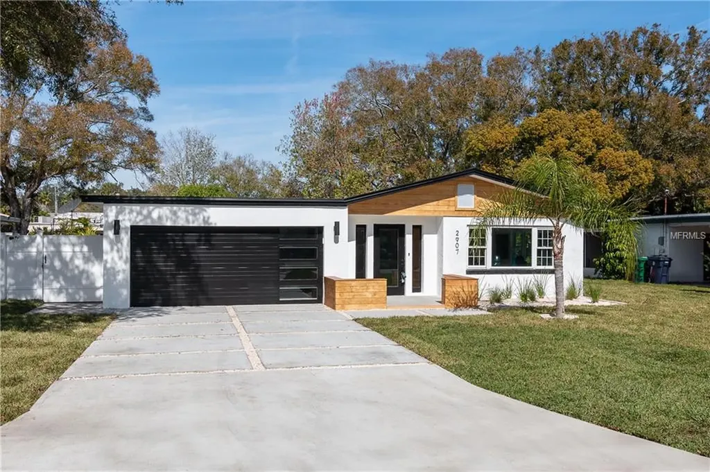 2907 W Marlin Avenue Tampa FL 33611