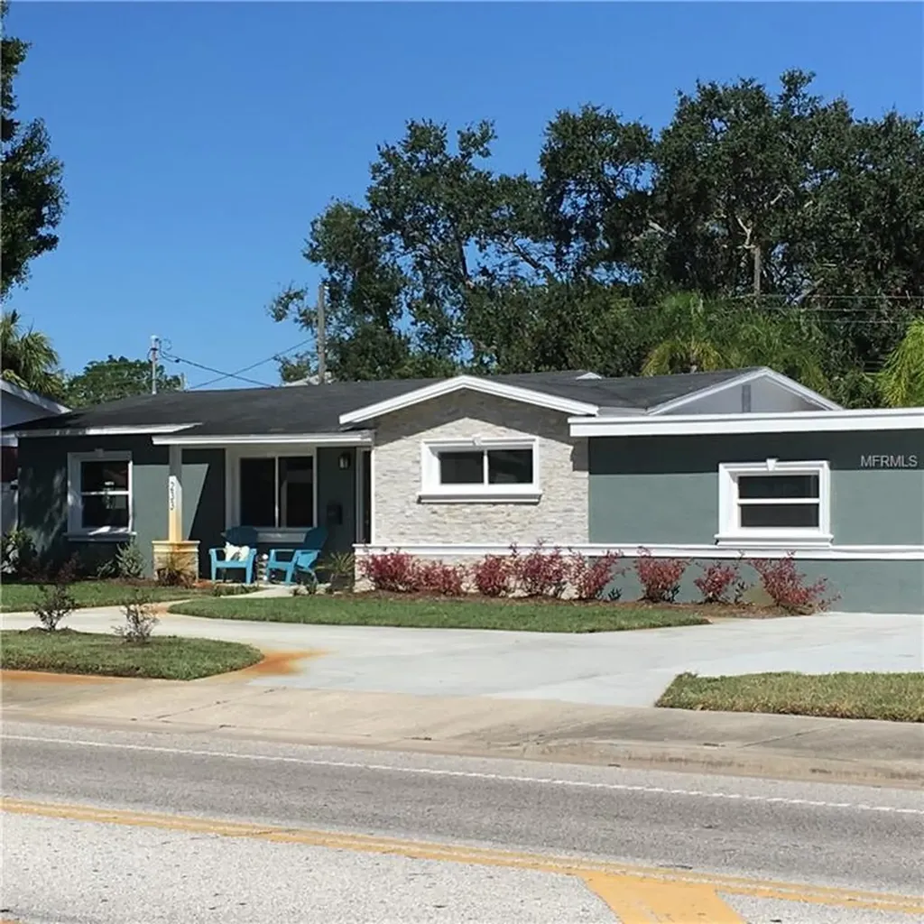 233 40th Avenue NE St Petersburg FL 33703