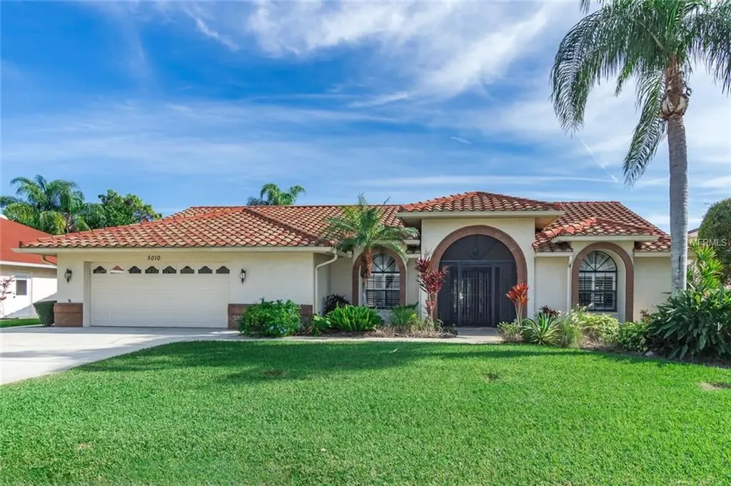 5010 Southern Pine Circle Venice FL 34293