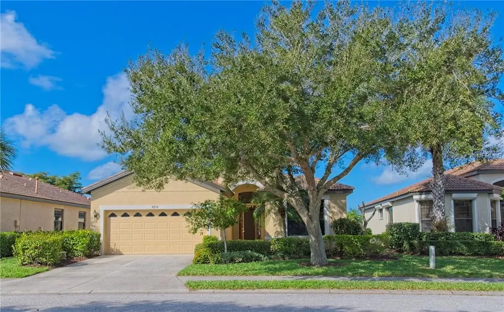 8219 Stirling Falls Circle Sarasota FL 34243
