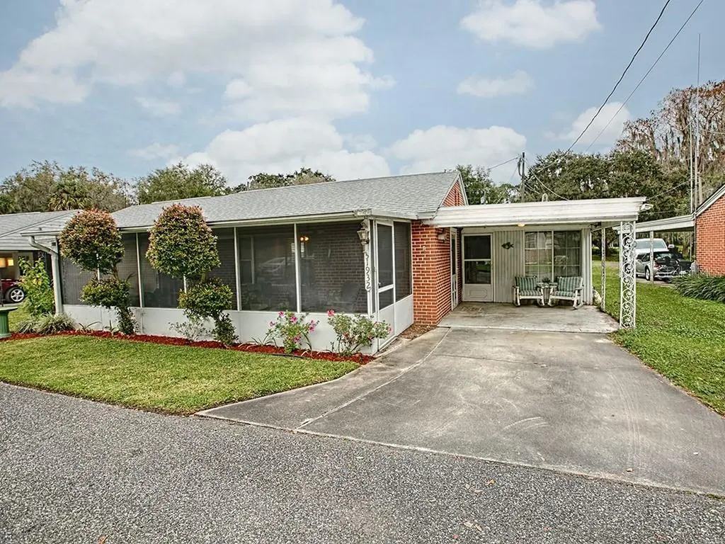 31932 Elizabeth Lane Tavares FL 32778