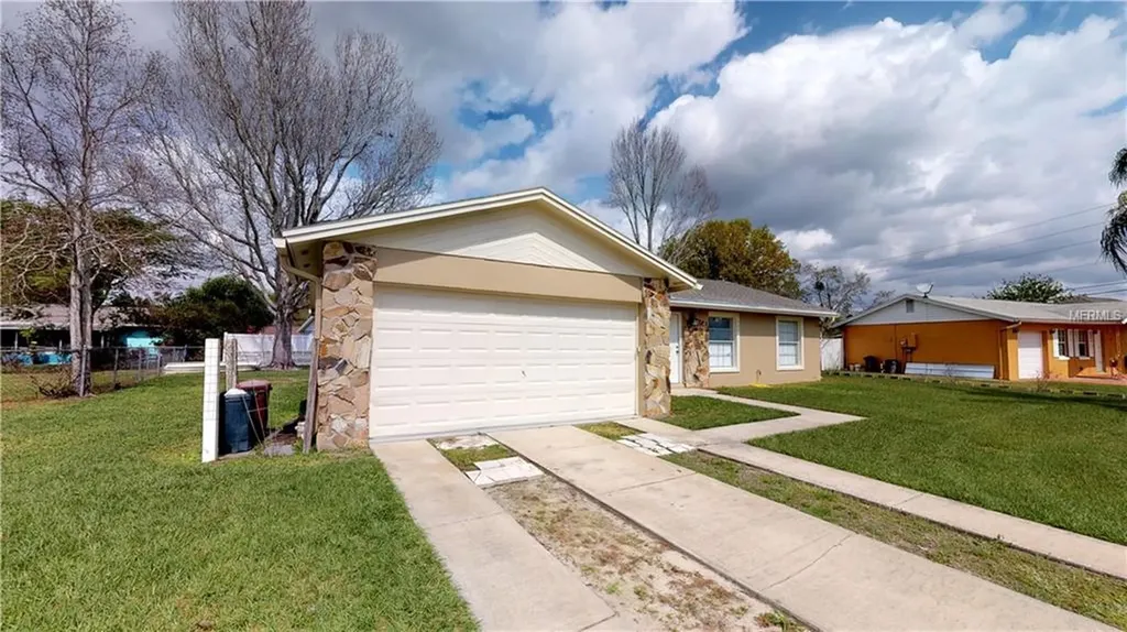 189 Larkspur Court Kissimmee FL 34743