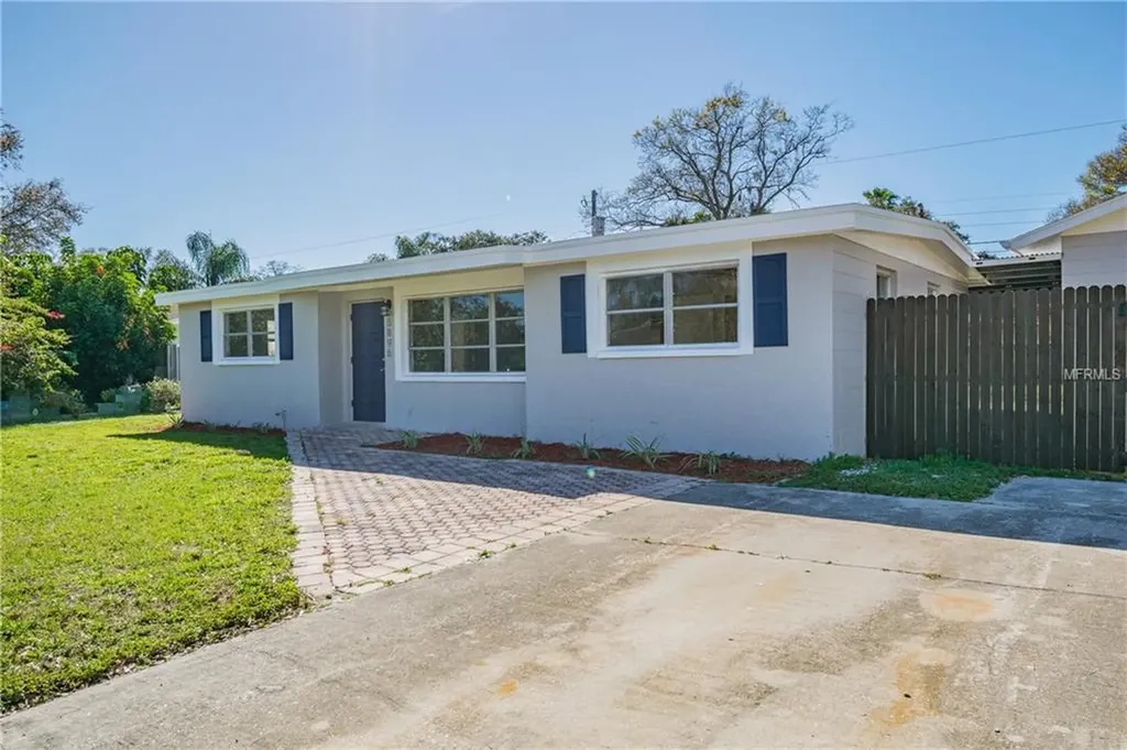 8896 94th Street Seminole FL 33777