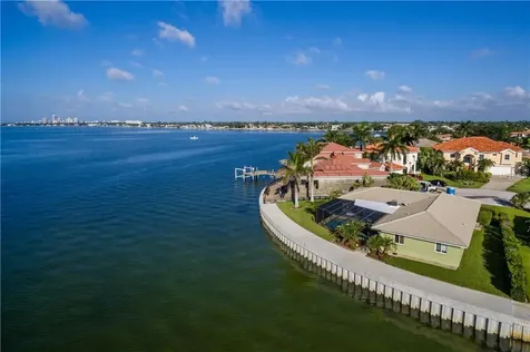 1906 Carolina Avenue NE St Petersburg FL 33703