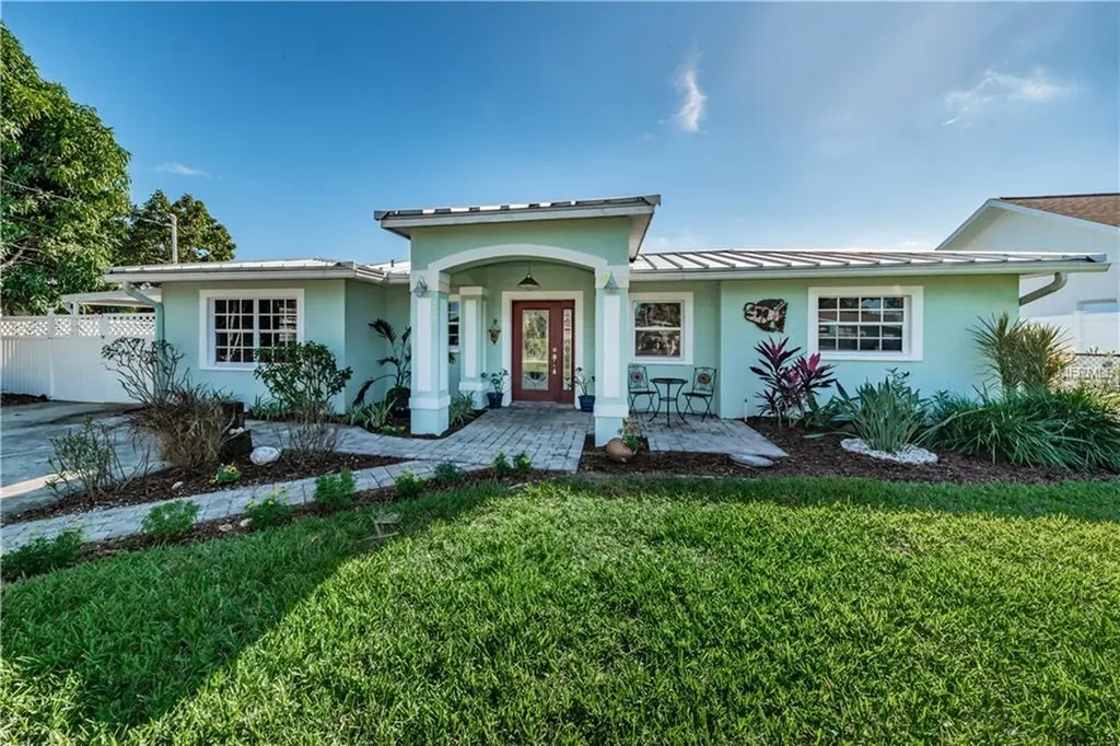 9530 Sun Isle Drive NE St Petersburg FL 33702