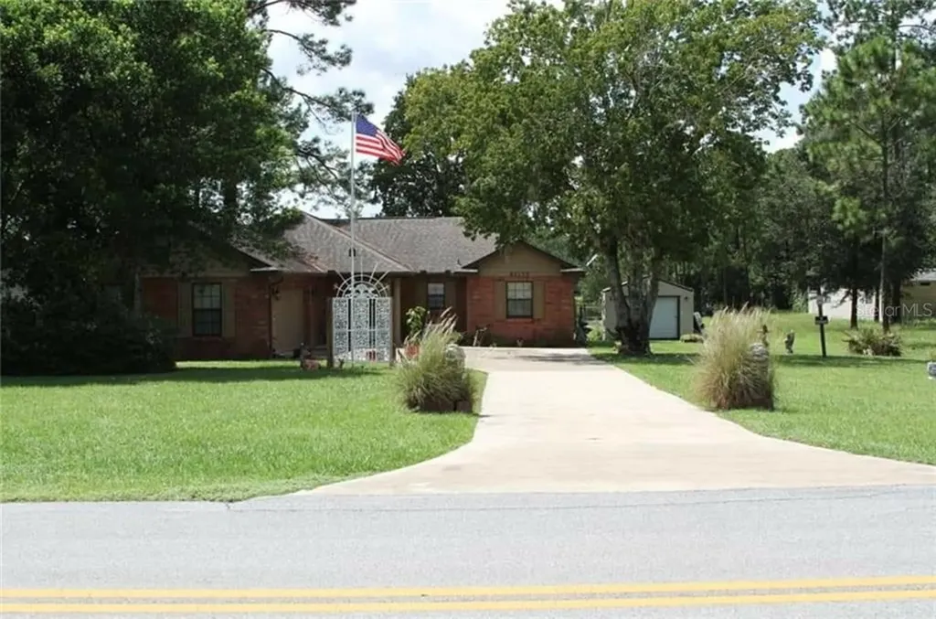 42133 Maggie Jones Road Paisley FL 32767
