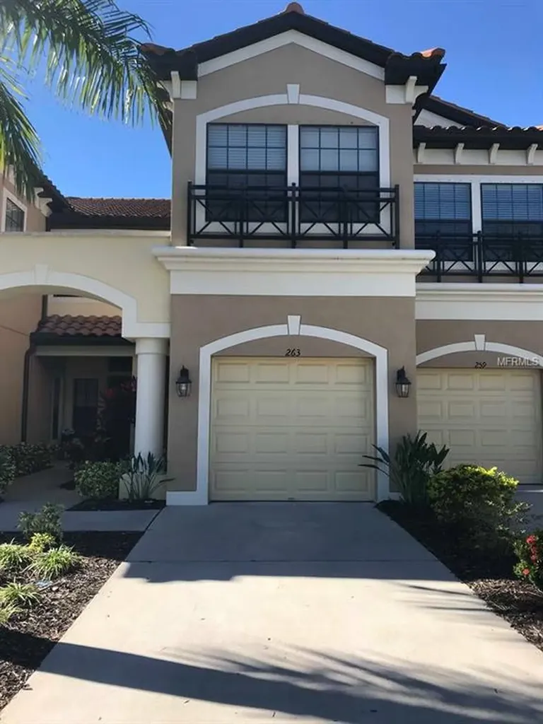 263 Crew Court Sarasota FL 34243