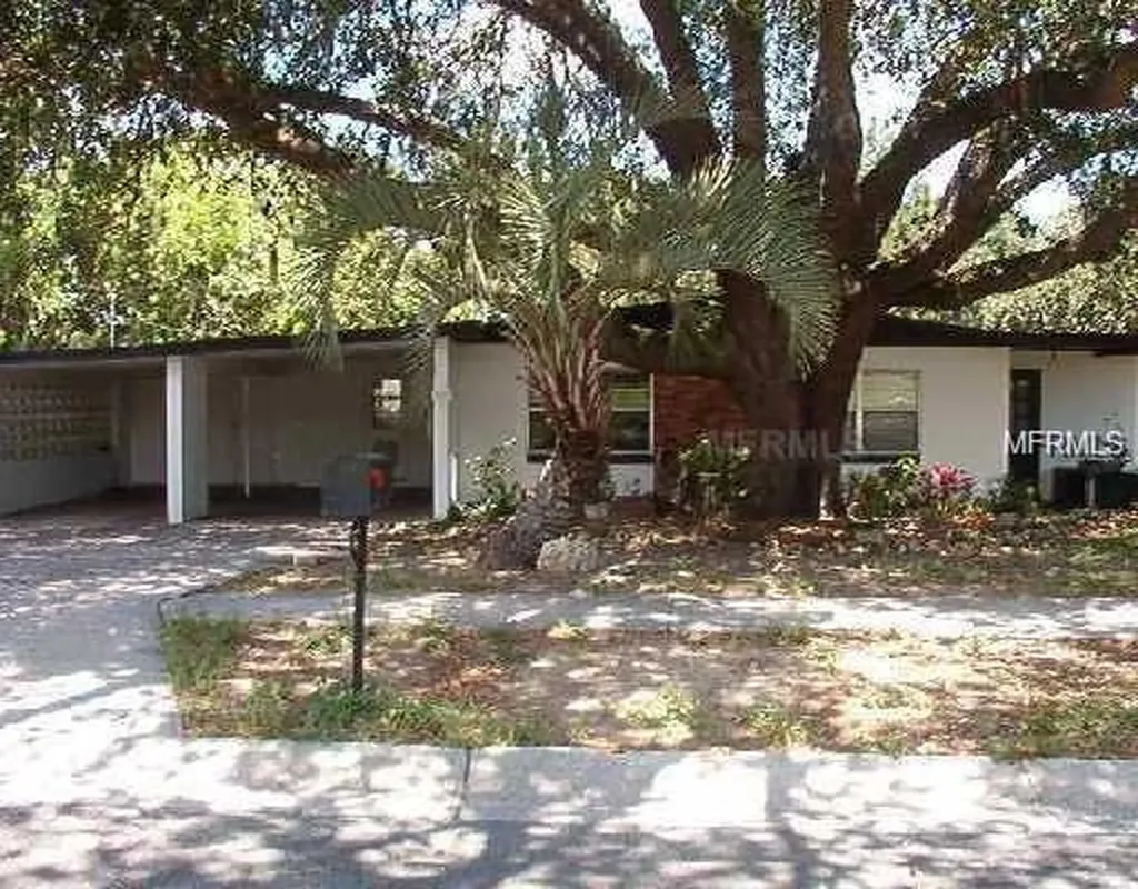 2110 Woodland Boulevard Leesburg FL 34748