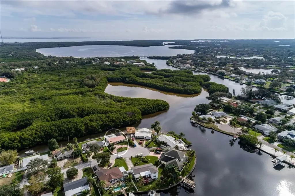 9045 Sun Isle Drive NE St Petersburg FL 33702