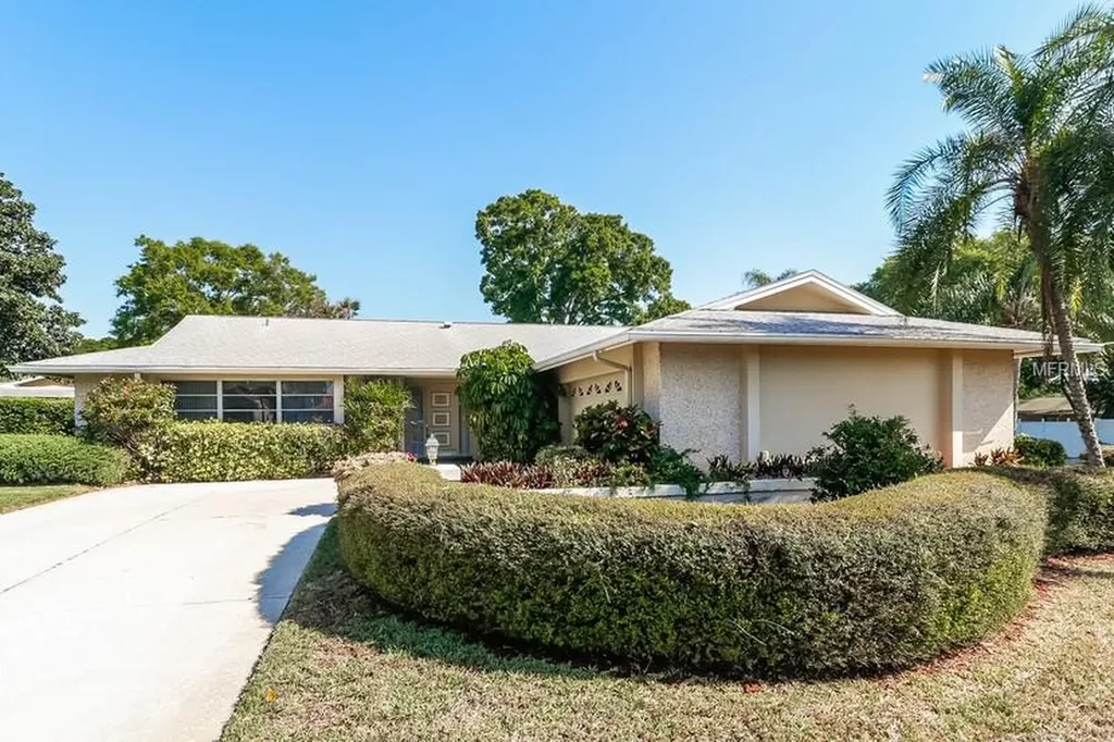 2950 Bay Meadow Court Clearwater FL 33761