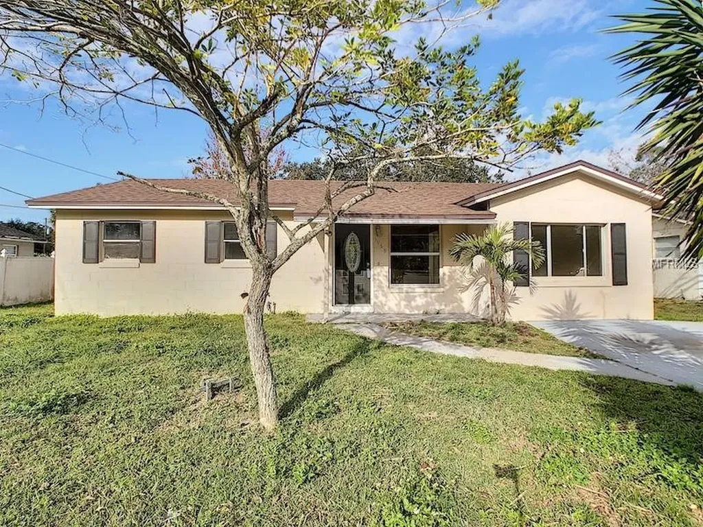 1958 Longwood Lake Mary Road Longwood FL 32750
