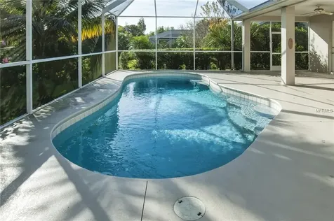 530 46th Court Vero Beach FL 32968