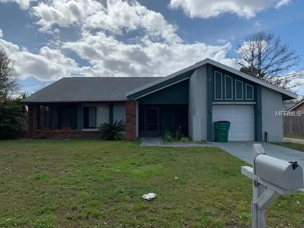 836 E Flag Lane Kissimmee FL 34759