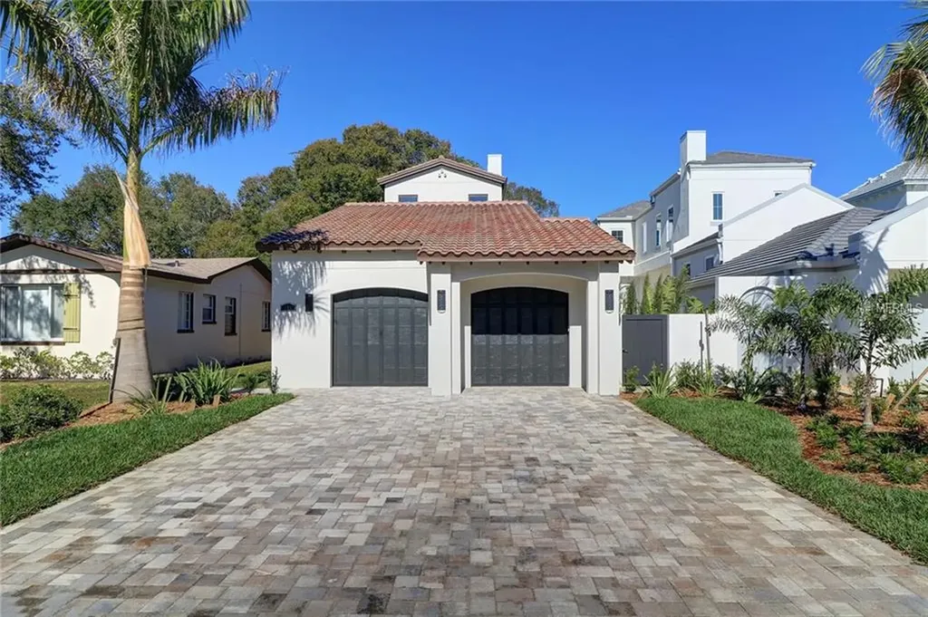 134 Ricardo Way NE St Petersburg FL 33704