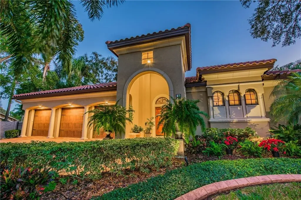 447 Lido Way NE St Petersburg FL 33704