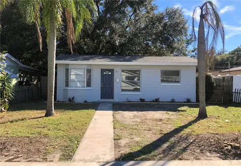 582 71st Avenue N St Petersburg FL 33702