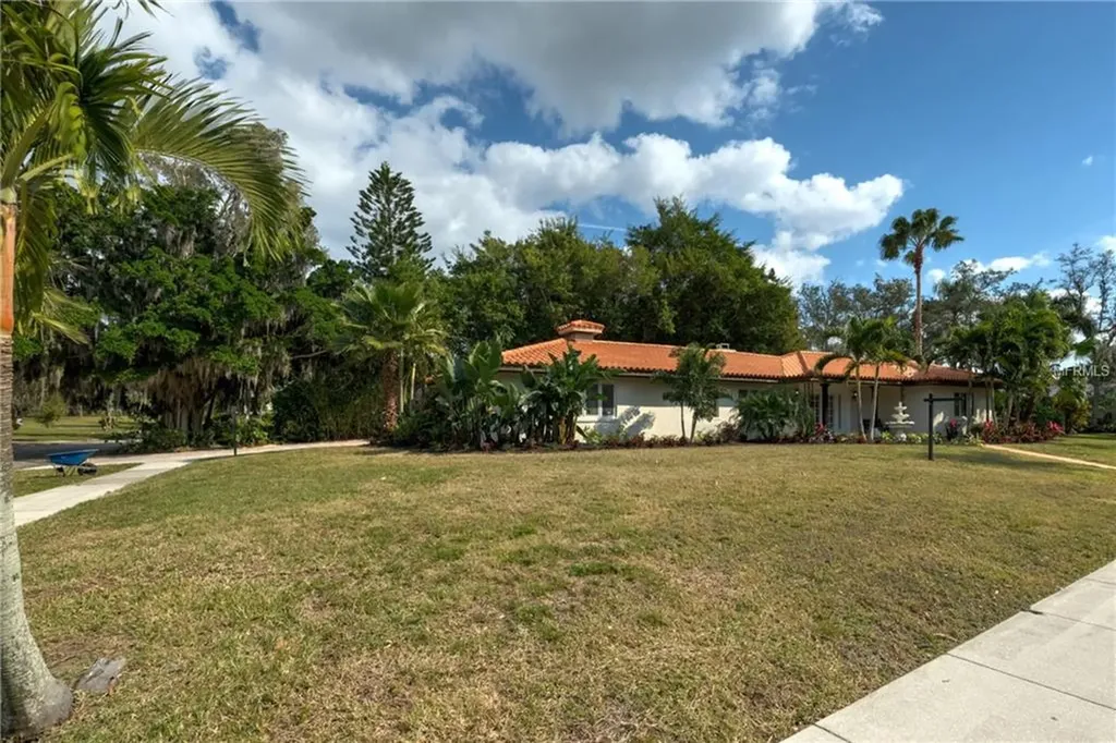 7621 Westmoreland Drive Sarasota FL 34243