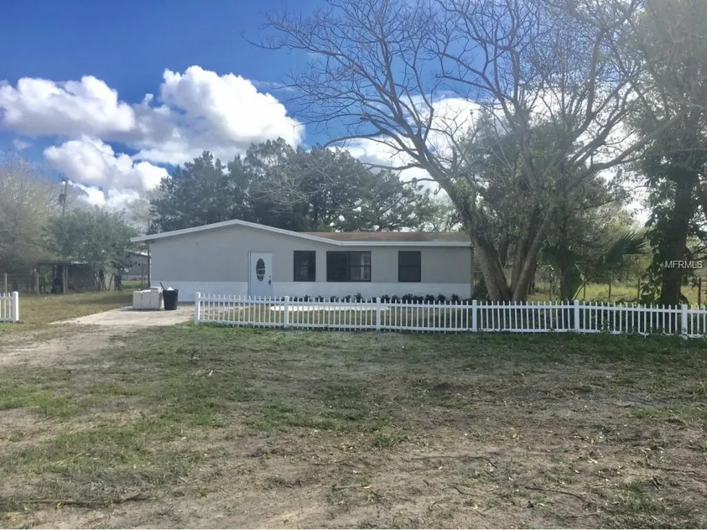 10876 NW 8th Avenue Okeechobee FL 34972