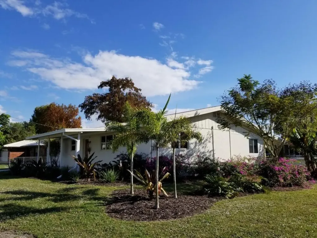 2628 SE 32nd Street Okeechobee FL 34974
