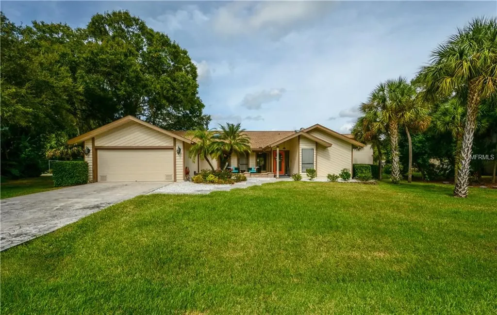 4319 Woodview Drive Sarasota FL 34232