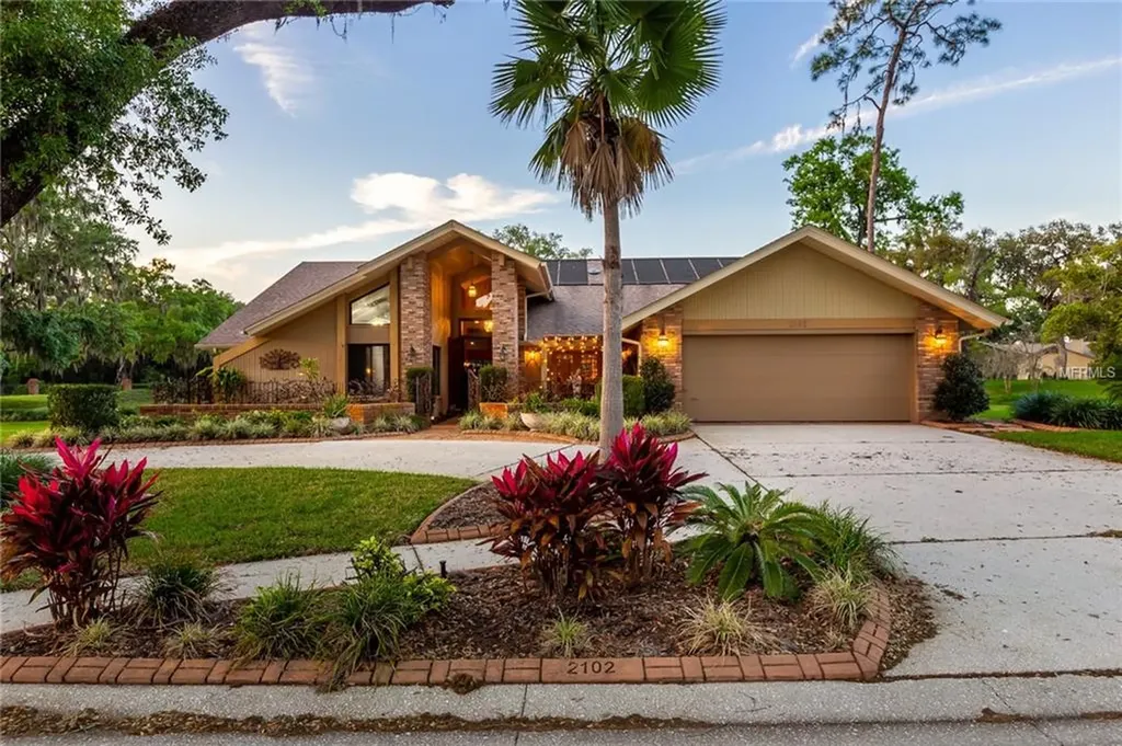 2102 Arbor Oaks Drive Valrico FL 33594