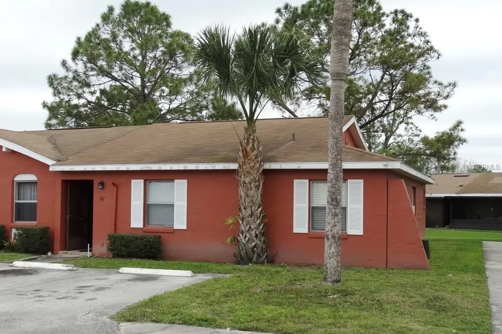37 W Las Palmas Way Kissimmee FL 34743