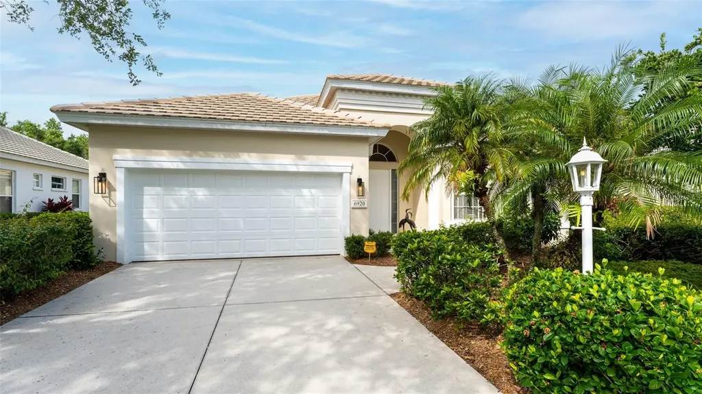 6920 Lennox Place University Park FL 34201