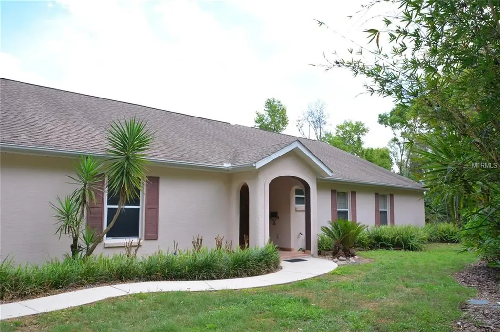 167 Palm Court Umatilla FL 32784