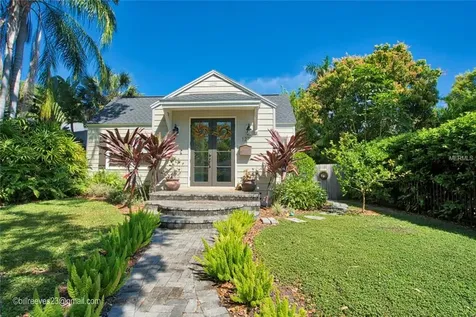 127 25th Avenue N St Petersburg FL 33704