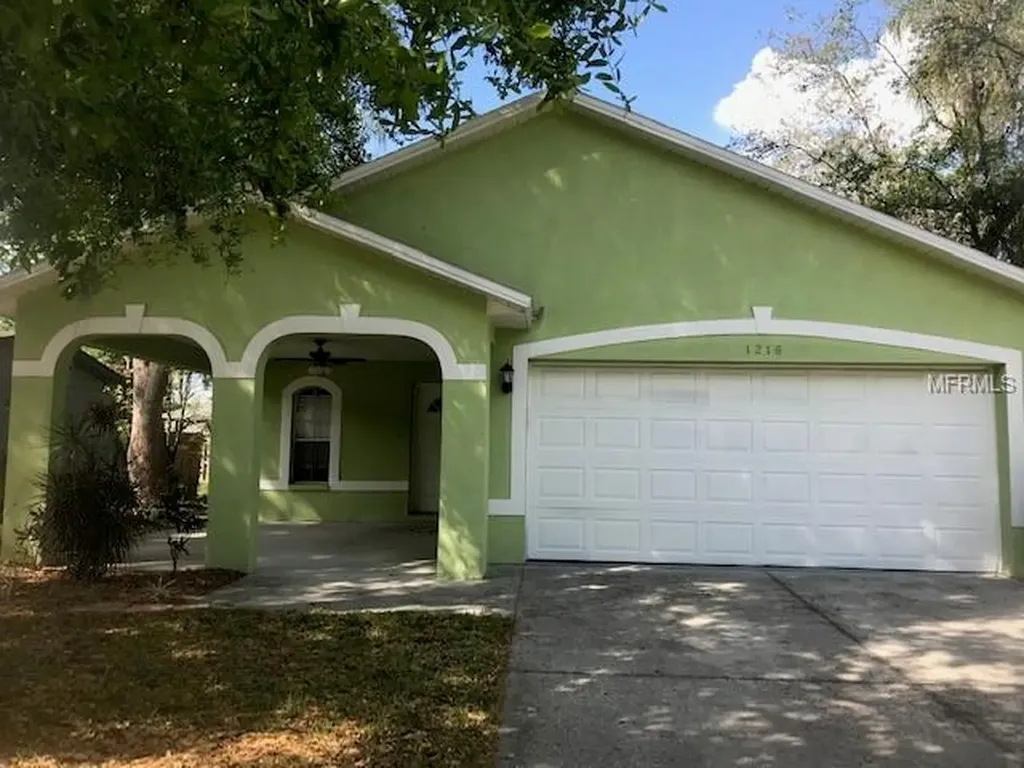 1216 E Knollwood Street Tampa FL 33604