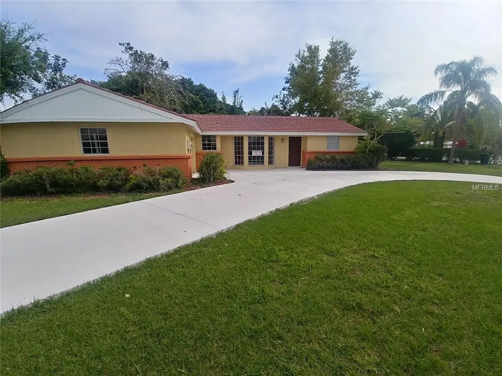 3423 Pine Valley Drive Sarasota FL 34239