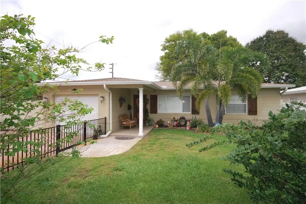 5951 Dartmouth Avenue N St Petersburg FL 33710