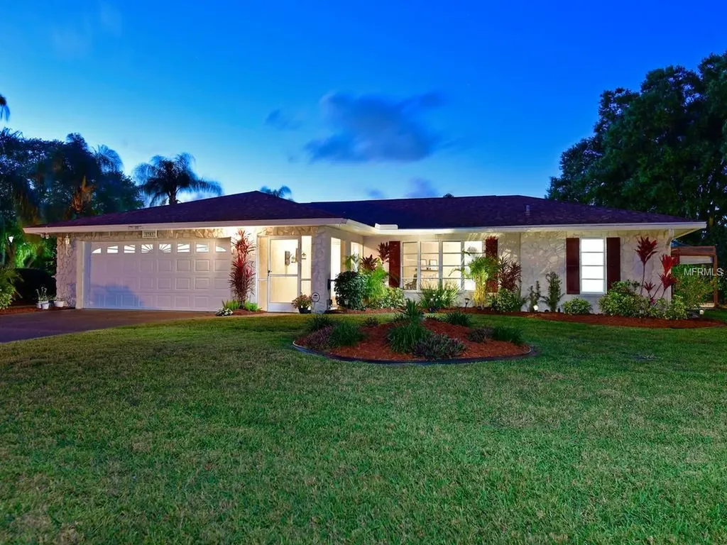 5703 Doral Court Sarasota FL 34238