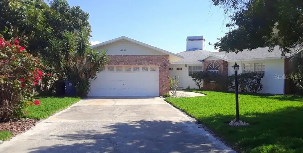 6940 4th Street S St Petersburg FL 33705