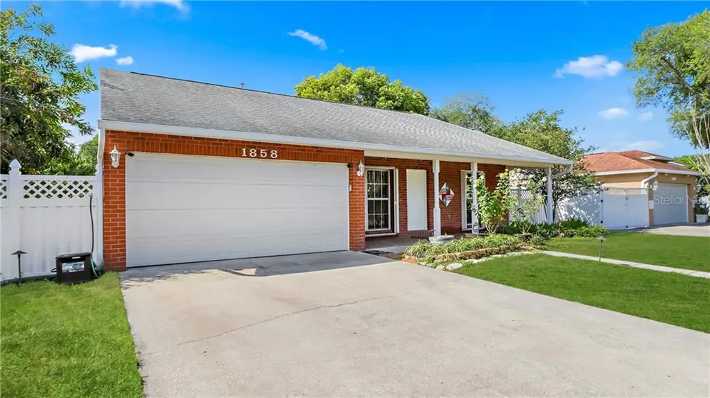 1858 77th Avenue N St Petersburg FL 33702