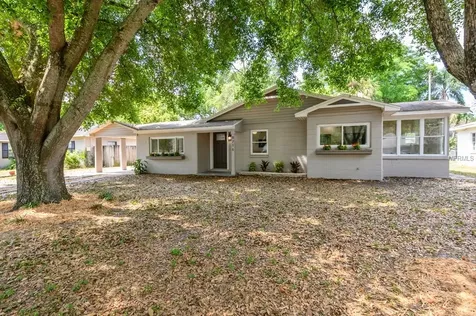 8716 N Calder Place Tampa FL 33604