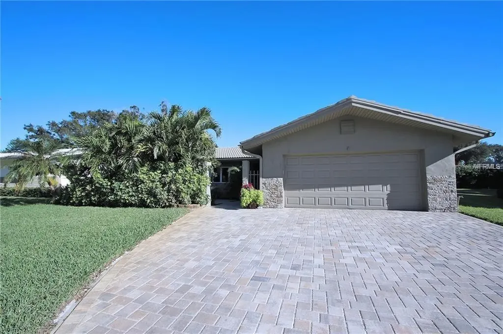 14416 Mooring Drive Seminole FL 33776