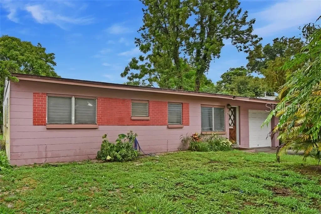 4613 Debord Avenue Orlando FL 32808