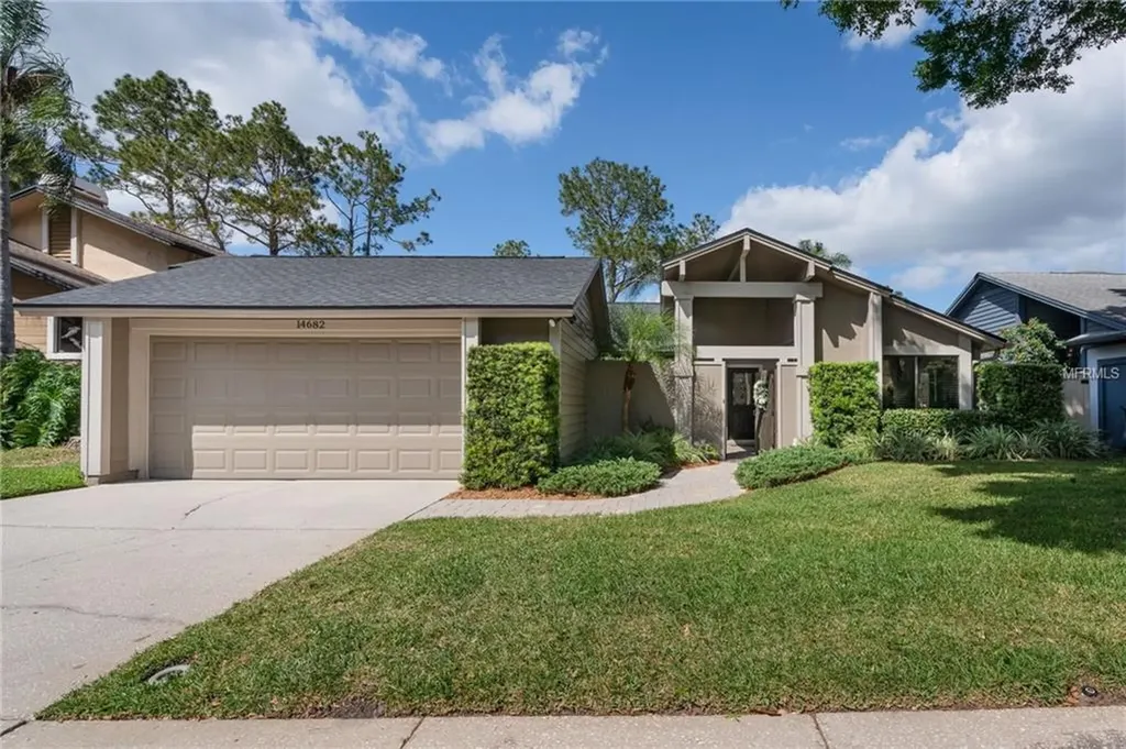 14682 Village Glen Circle Tampa FL 33618