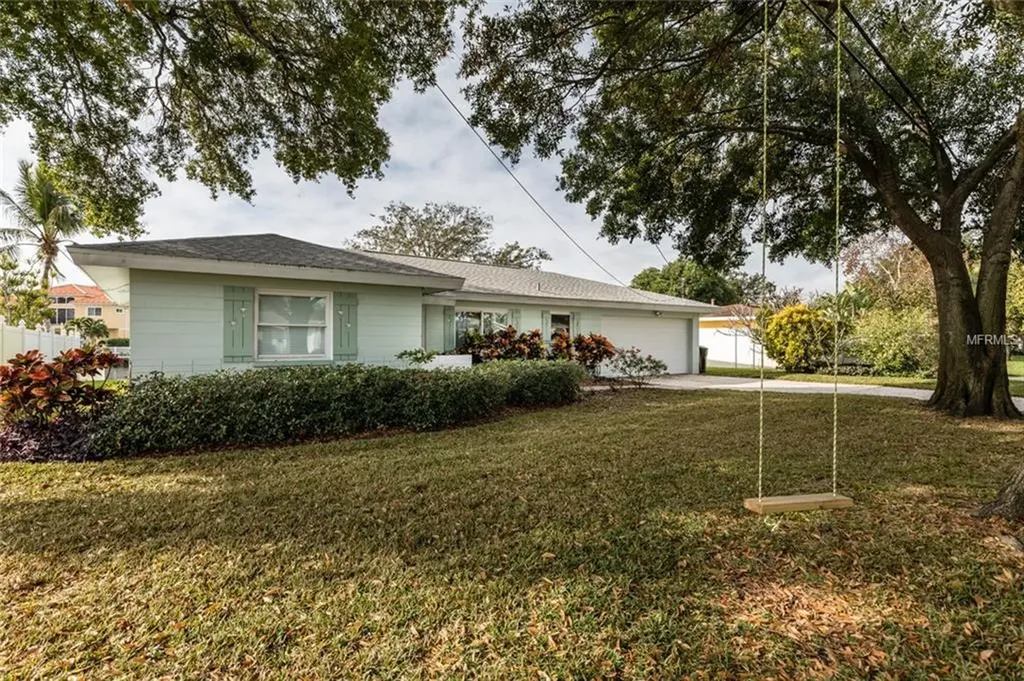 9498 Sun Isle Drive NE St Petersburg FL 33702
