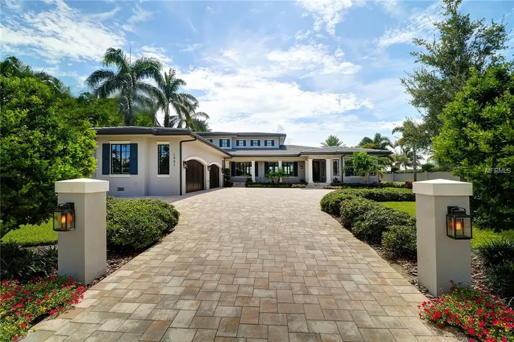 1901 Brightwaters Boulevard NE St Petersburg FL 33704