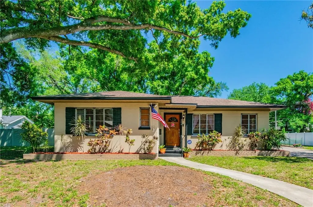 204 S Renellie Drive Tampa FL 33609