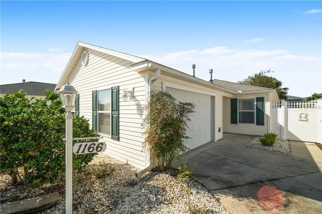 1166 Elizabeth Court The Villages FL 32162