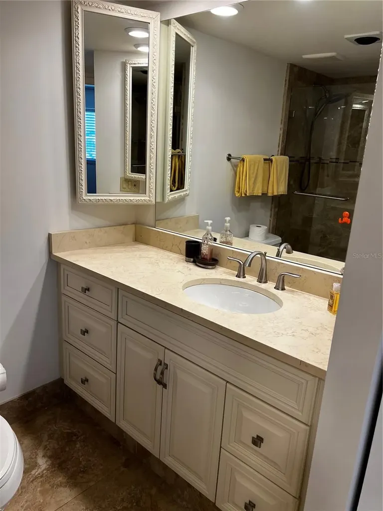 1102 Ben Franklin Drive Sarasota FL 34236