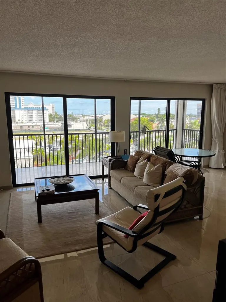 1102 Ben Franklin Drive Sarasota FL 34236