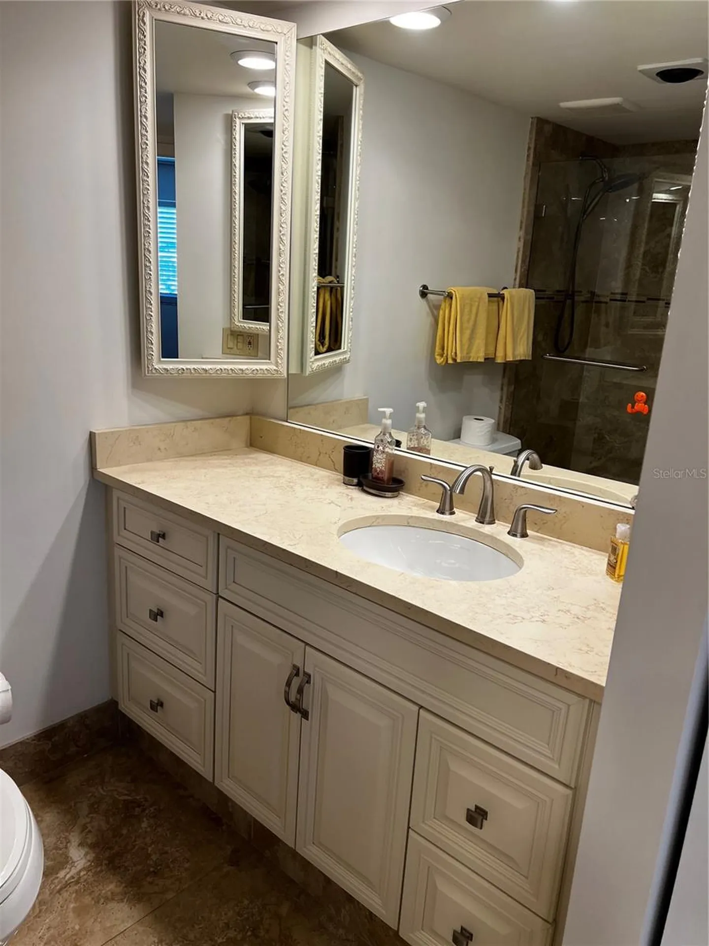 1102 Ben Franklin Drive Sarasota FL 34236
